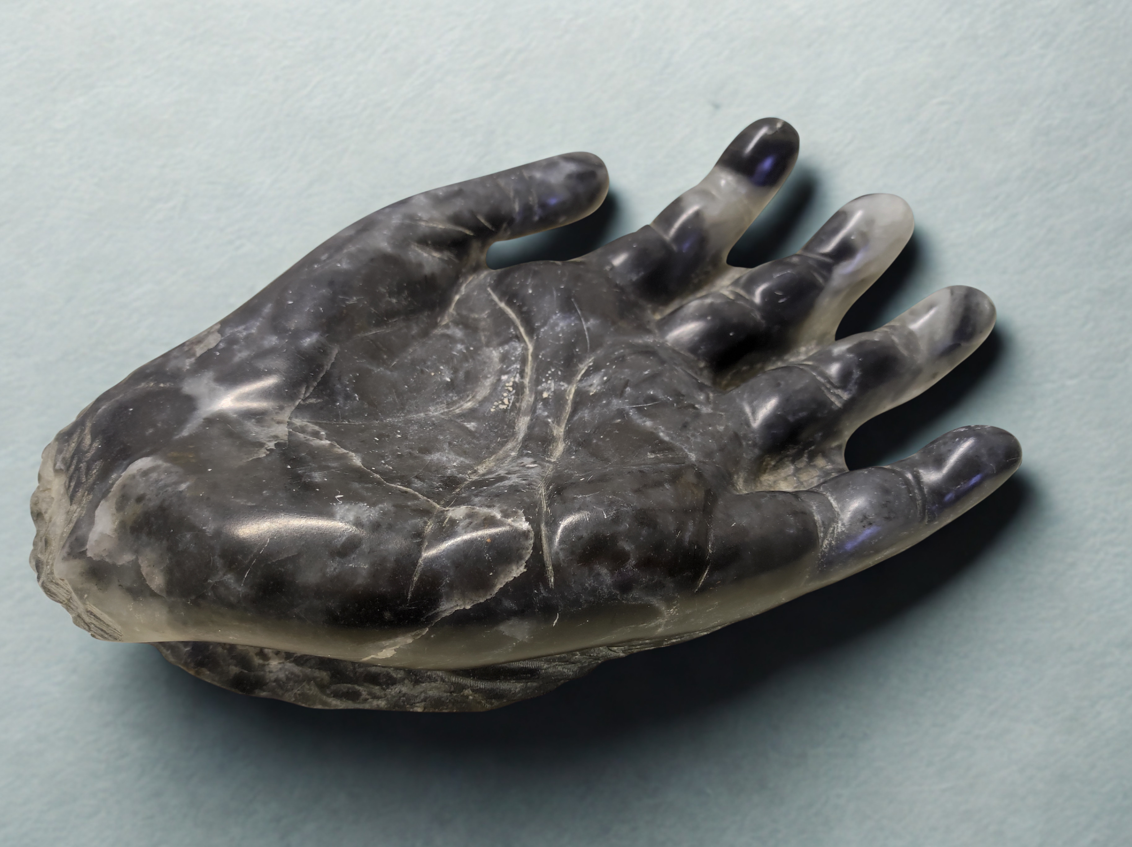 Oeuvre main ouverte  de fanny 